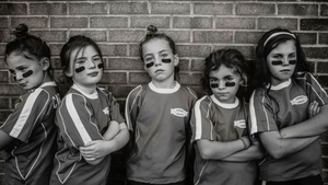 MOM CAPTURES POWERFUL PHOTO'S OF HER FEARLESS DAUGHTERS TO SHOW THAT "STRONG IS THE  NEW PRETTY".